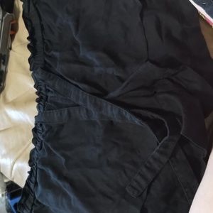 Maternity shorts with pockets